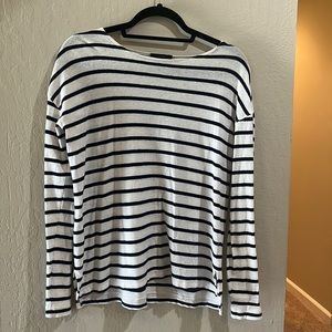 Stripped long sleeve top